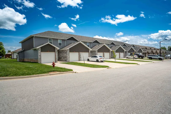 Oakwood-Heights-Townhomes-Republic-Missouri-Phase-Two-Homes
