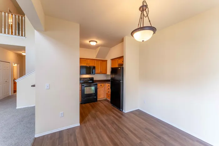 Martin-Riley-Apartment-Homes-Springfield-Missouri-Four-Bedroom-Dining-Room-Kitchen-Entrance