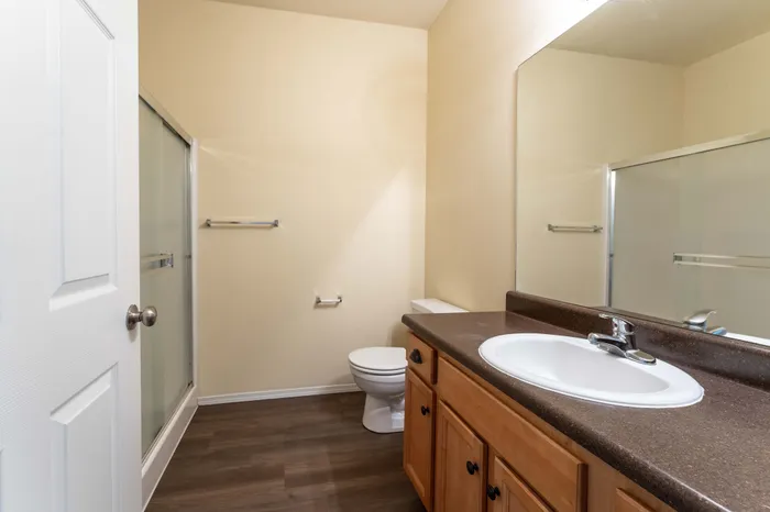 Martin-Riley-Apartment-Homes-Springfield-Missouri-Four-Bedroom-Downstairs-Bathroom