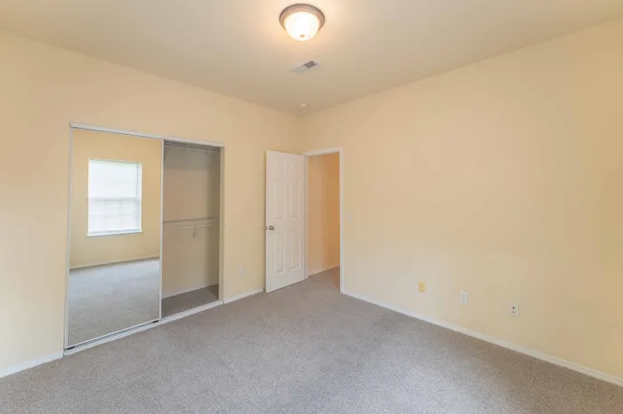 Martin-Riley-Apartment-Homes-Springfield-Missouri-Four-Bedroom-Fourth-Bedroom-Closet