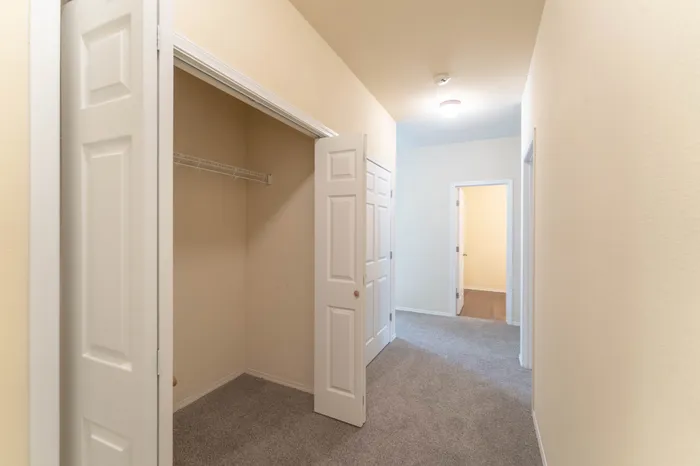 Martin-Riley-Apartment-Homes-Springfield-Missouri-Four-Bedroom-Second-Floor-Hallway-Closet