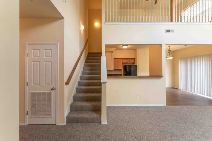 Martin-Riley-Apartment-Homes-Springfield-Missouri-Four-Bedroom-Staircase