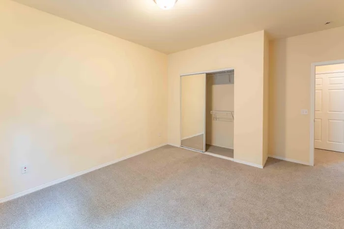 Martin-Riley-Apartment-Homes-Springfield-Missouri-Four-Bedroom-Third-Bedroom-Closet