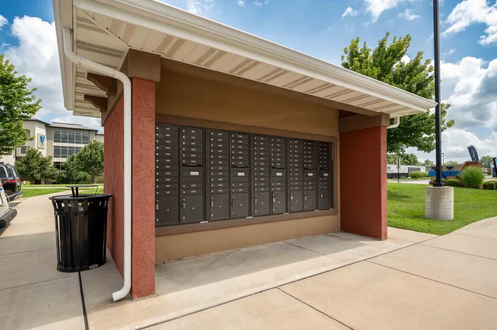 Verandas-Apartments-Springfield-Missouri-Amenities-Mailbox