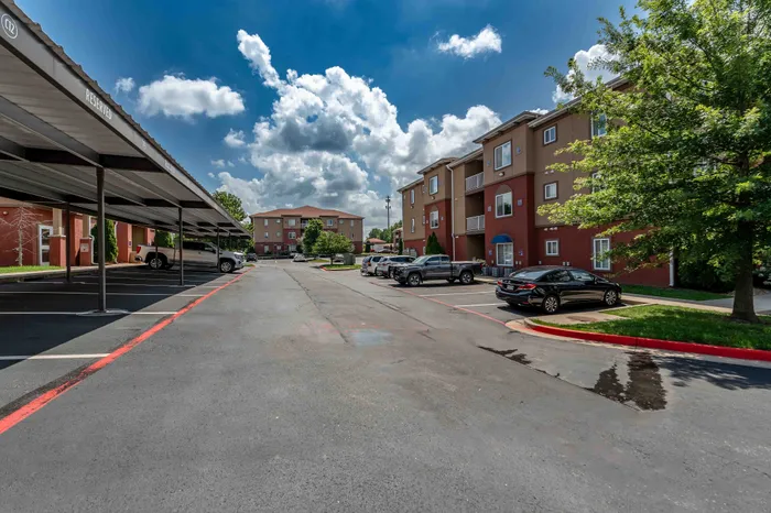 Verandas-Apartments-Springfield-Missouri-Verandas-Community