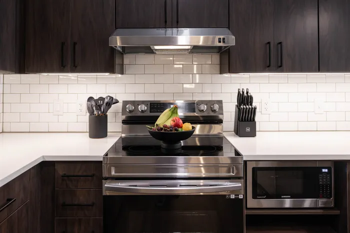 Heritage-Apartments-Springfield-Missouri-Luxury-Barrington-Furnished-One-Bedroom-Kitchen-Stainless-Steel-Appliances