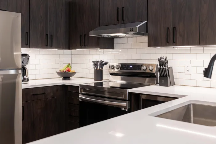 Heritage-Apartments-Springfield-Missouri-Luxury-Barrington-Furnished-One-Bedroom-Kitchen