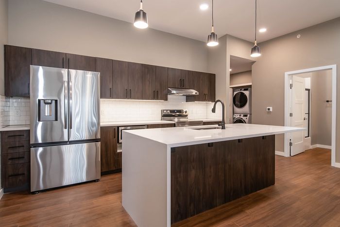 Heritage-Apartments-Springfield-Missouri-Sterling-Three-Bedroom-Kitchen-Island