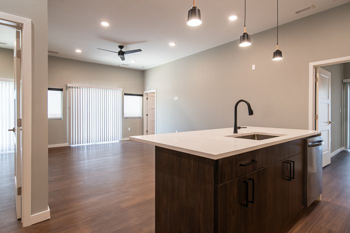 Heritage-Apartments-Springfield-Missouri-Sterling-Three-Bedroom-Kitchen-Living-Room