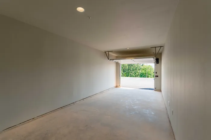 Crescent-Falls-Apartments-Joplin-Missouri-Amenities-Interior-Garage-Door-Open