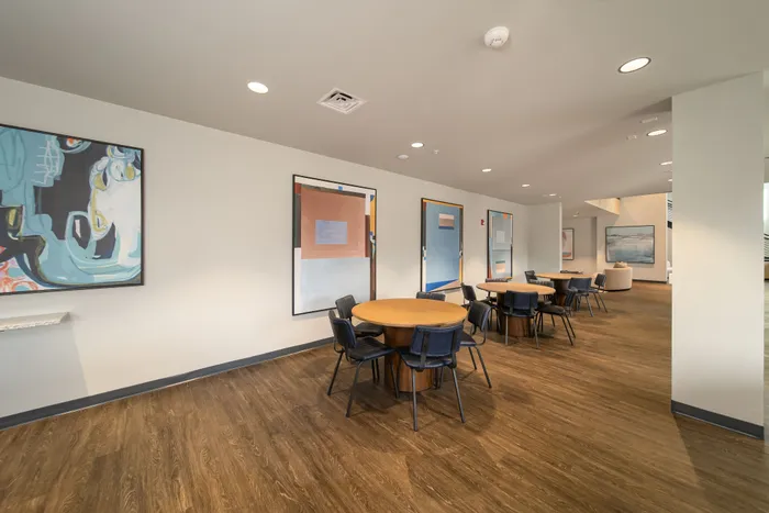 Crescent-Falls-Apartments-Joplin-Missouri-Amenities-Coworking-Space