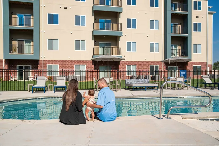 Crescent-Falls-Apartments-Joplin-Missouri-Amenities-Swimming-Pool-Family-Time