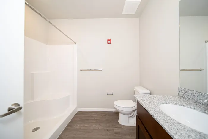Crescent-Falls-Apartments-Joplin-Missouri-Studio-Bathroom