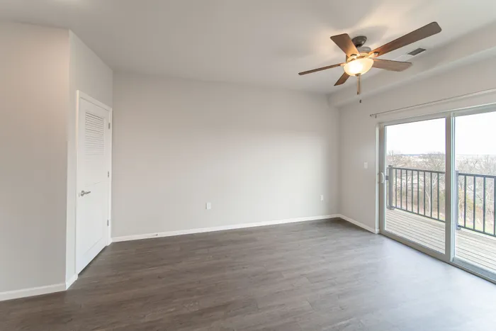 Crescent-Falls-Apartments-Joplin-Missouri-One-Bedroom-Living-Room
