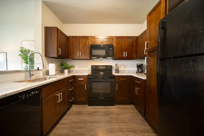 Crescent-Falls-Apartments-Joplin-Missouri-Furnished-One-Bedroom-Kitchen