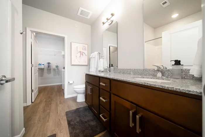 Crescent-Falls-Apartments-Joplin-Missouri-Furnished-One-Bedroom-Bathroom