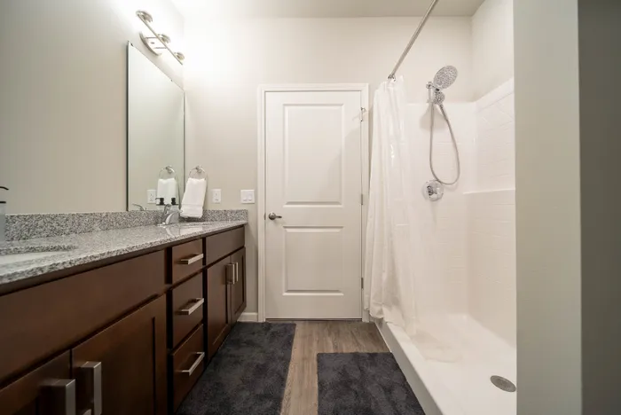 Crescent-Falls-Apartments-Joplin-Missouri-Furnished-One-Bedroom-Bathroom-Shower