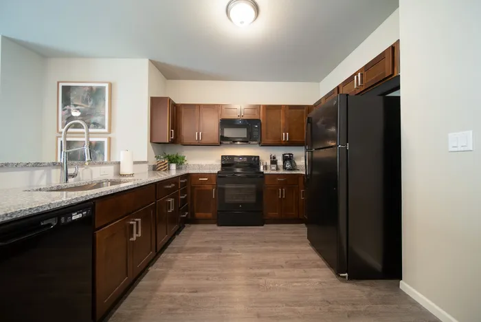Crescent-Falls-Apartments-Joplin-Missouri-Furnished-Two-Bedroom-Kitchen