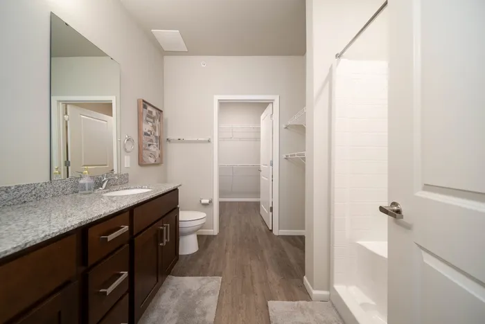 Crescent-Falls-Apartments-Joplin-Missouri-Furnished-Two-Bedroom-Primary-Bathroom