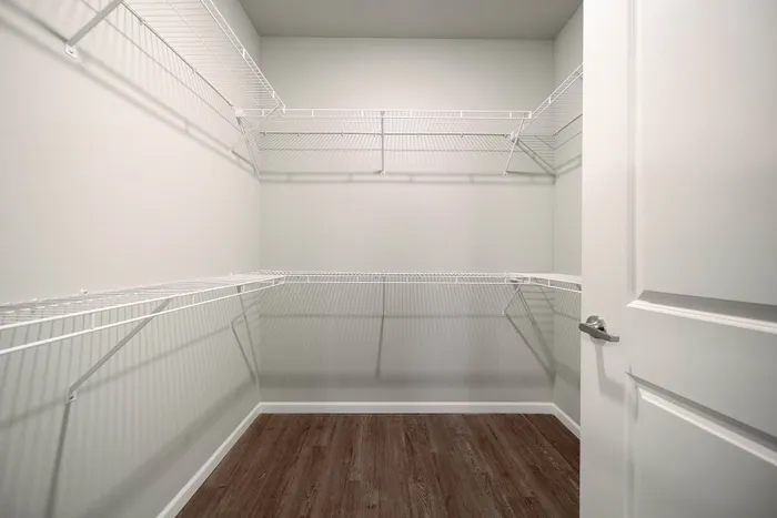 Crescent-Falls-Apartments-Joplin-Missouri-Furnished-Two-Bedroom-Primary-Bedroom-Walk-In-Closet