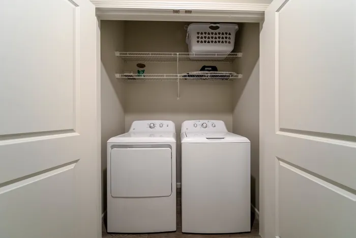 Crescent-Falls-Apartments-Joplin-Missouri-Furnished-Two-Bedroom-Laundry
