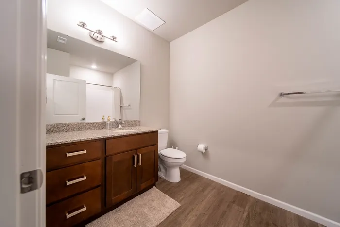 Crescent-Falls-Apartments-Joplin-Missouri-Furnished-Two-Bedroom-Second-Bathroom