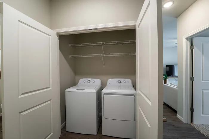 Crescent-Falls-Apartments-Joplin-Missouri-Furnished-Two-Bedroom-AirBNB-Laundry