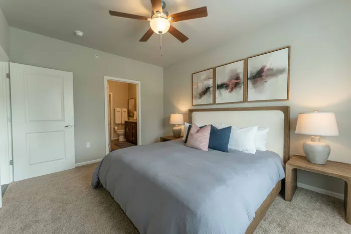 Crescent-Falls-Apartments-Joplin-Missouri-Furnished-Two-Bedroom-AirBNB-Primary-Bedroom-Bathroom