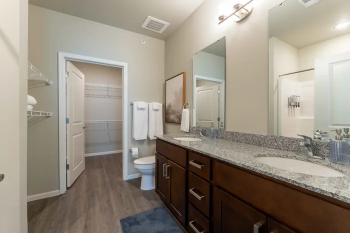 Crescent-Falls-Apartments-Joplin-Missouri-Furnished-Two-Bedroom-AirBNB-Primary-Bedroom-Bathroom-Closet