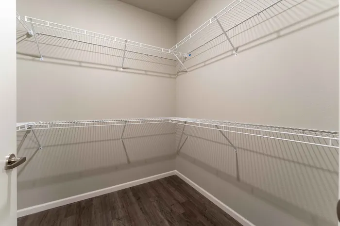 Crescent-Falls-Apartments-Joplin-Missouri-Furnished-Two-Bedroom-AirBNB-Primary-Closet