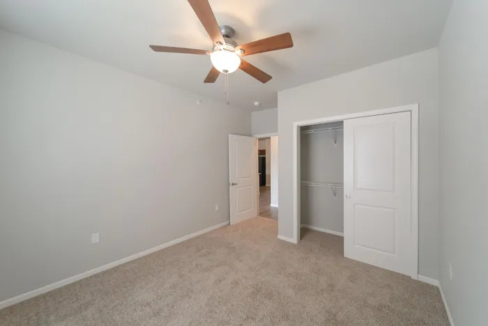 Crescent-Falls-Apartments-Joplin-Missouri-Two-Bedroom-Second-Bedroom-Closet