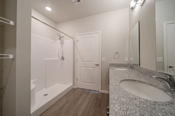 Crescent-Falls-Apartments-Joplin-Missouri-Two-Bedroom-Primary-Bathroom-Shower