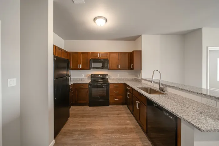 Crescent-Falls-Apartments-Joplin-Missouri-Three-Bedroom-Kitchen