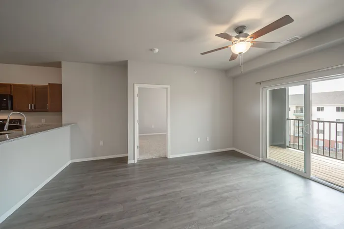 Crescent-Falls-Apartments-Joplin-Missouri-Three-Bedroom-Living-Room