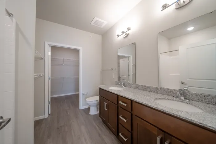 Crescent-Falls-Apartments-Joplin-Missouri-Three-Bedroom-Primary-Bathroom-Closet