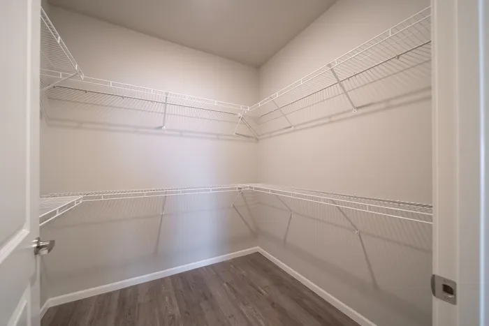 Crescent-Falls-Apartments-Joplin-Missouri-Three-Bedroom-Primary-Bedroom-Closet