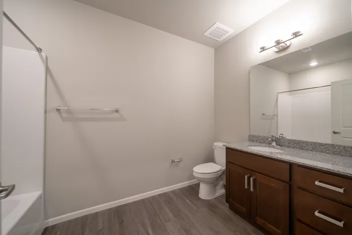 Crescent-Falls-Apartments-Joplin-Missouri-Three-Bedroom-Second-Bathroom