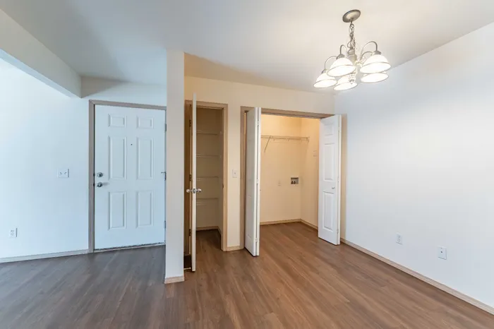 Battlefield-Park-Apartments-Springfield-Missouri-Phase-One-One-Bedroom-Front-Entrance-Coat-Closet-Laundry