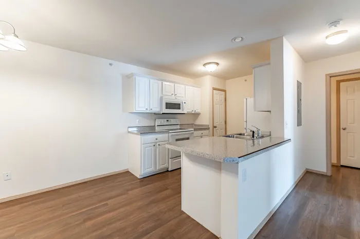 Battlefield-Park-Apartments-Springfield-Missouri-Phase-One-One-Bedroom-Dining-Room-Kitchen