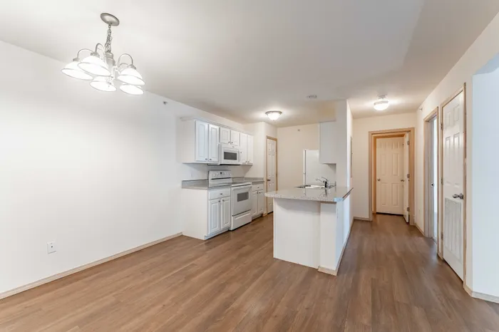 Battlefield-Park-Apartments-Springfield-Missouri-Phase-One-One-Bedroom-Hallway-Kitchen