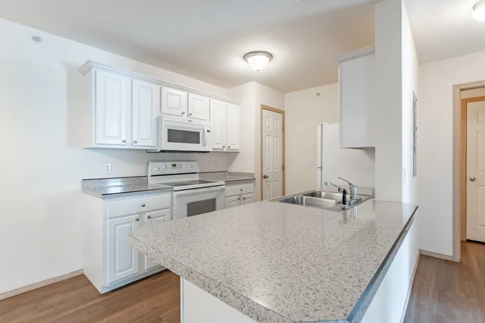 Battlefield-Park-Apartments-Springfield-Missouri-Phase-One-One-Bedroom-Kitchen-Breakfast-Bar