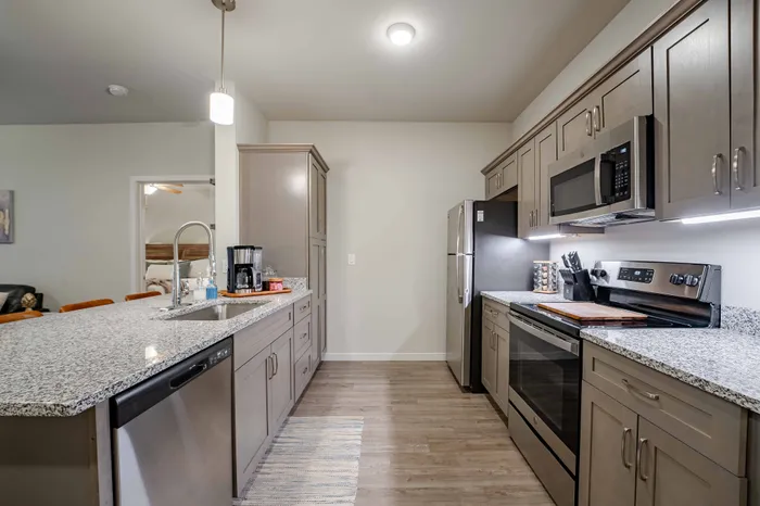 Monarch-Apartments-Springfield-Missouri-Furnished-Two-Bedroom-Kitchen