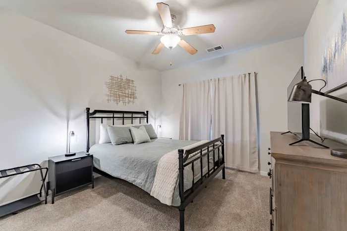 Monarch-Apartments-Springfield-Missouri-Furnished-Two-Bedroom-Guest-Bedroom