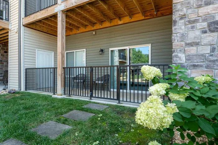 Monarch-Apartments-Springfield-Missouri-Furnished-Two-Bedroom-Gated-Patio