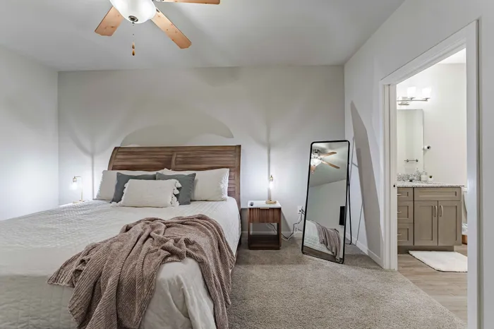 Monarch-Apartments-Springfield-Missouri-Furnished-Two-Bedroom-Primary-Bedroom-Bathroom