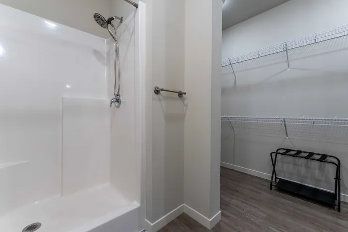 Monarch-Apartments-Springfield-Missouri-Furnished-Two-Bedroom-Primary-Bathroom-Shower-Closet