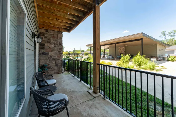 Monarch-Apartments-Springfield-Missouri-Furnished-Two-Bedroom-Patio-Courtyard-View