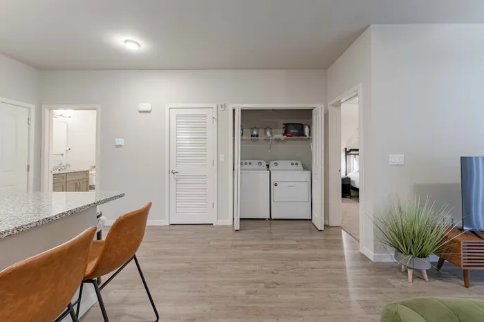 Monarch-Apartments-Springfield-Missouri-Furnished-Two-Bedroom-Laundry-Closet