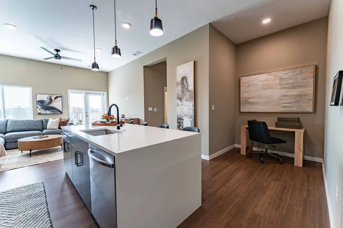 Heritage-Apartments-Springfield-Missouri-Luxury-Furnished-Two-Bedroom-Entrance-View