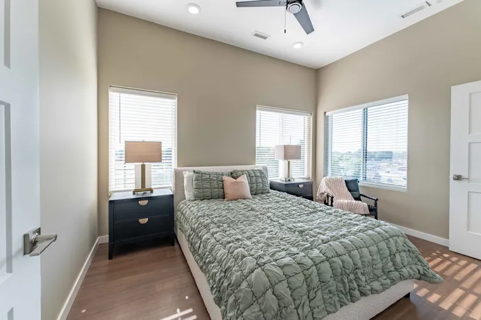 Heritage-Apartments-Springfield-Missouri-Luxury-Furnished-Two-Bedroom-Guest-Bedroom